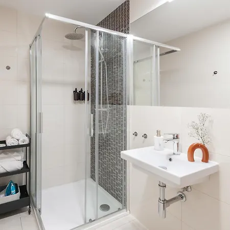 Apartamento Turnkey I Vinohrady Modern *