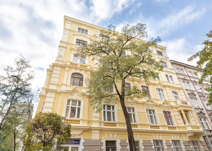 Turnkey I Vinohrady Modern * Praag